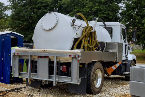 Best Portable toilet rental cost  in Newton, IL