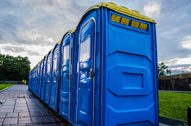 Affordable portable toilet rental in Newton, IL